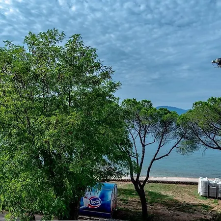 Διαμέρισμα Bor - On The *