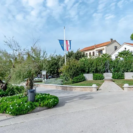 Bor - On The Malinska