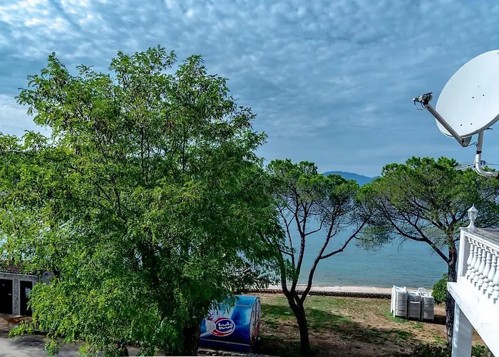 아파트 Bor - On The *