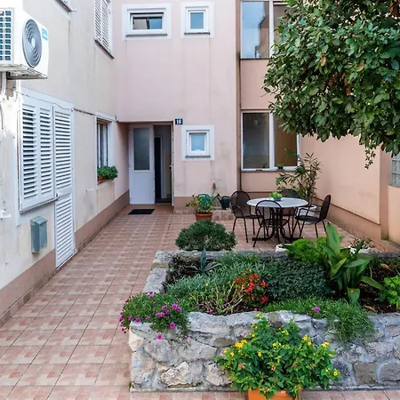 Bor - On The Apartament *