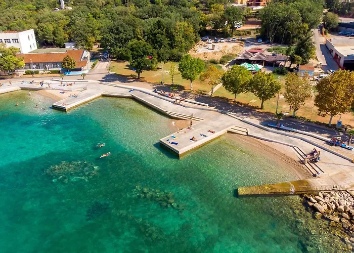 アパート Bor - On The マリンスカ